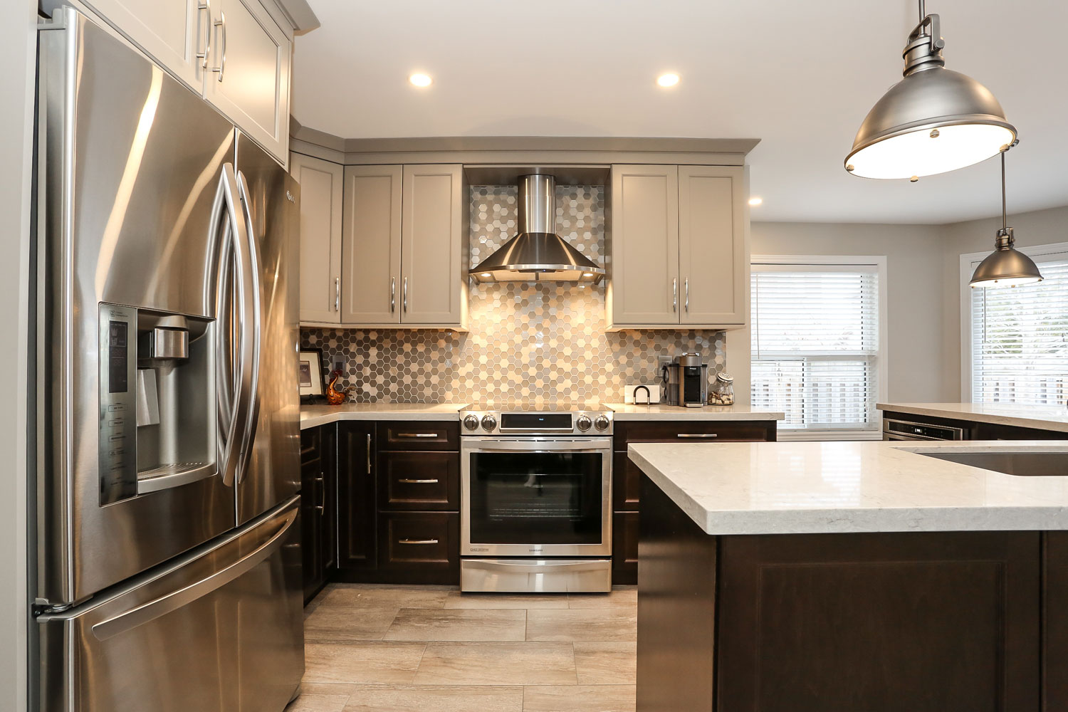 Kitchen design with warm tones - Total Living Concepts barrie ontario