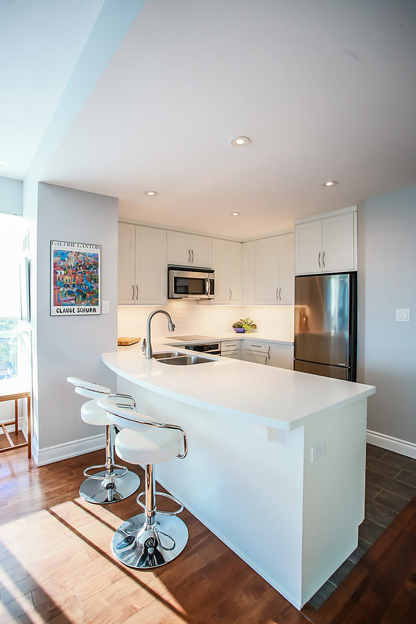 Modern Condo Kitchen - Total Living Concepts